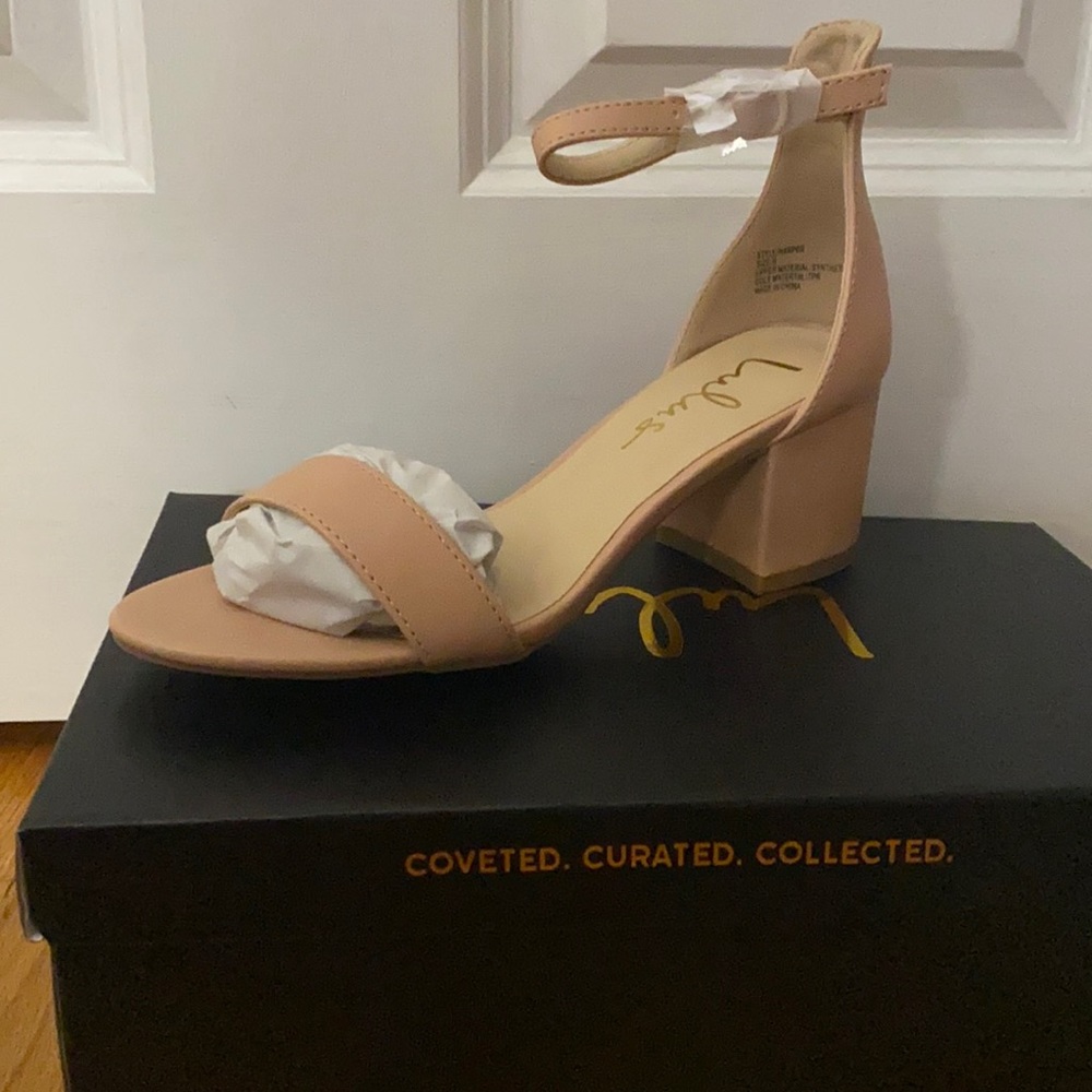 Lulus heels NWT.